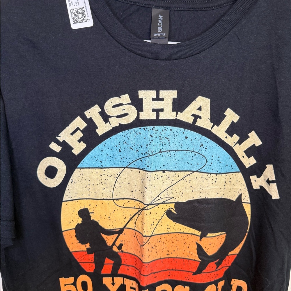 Gildan Black Tee with Vintage Graphic‎ - Picture 2 of 3